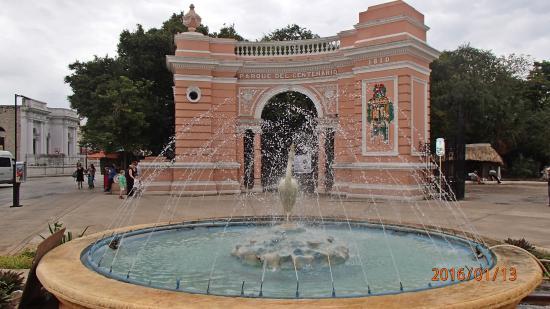 Monumento a Jose Dolores Patron Peniche